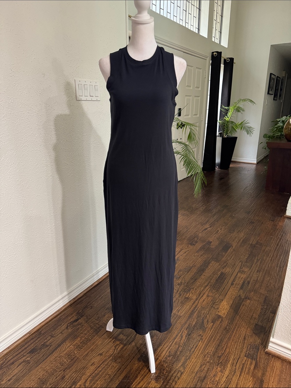 Vuori Pose Navy Sleeveless Maxi Dress, like new